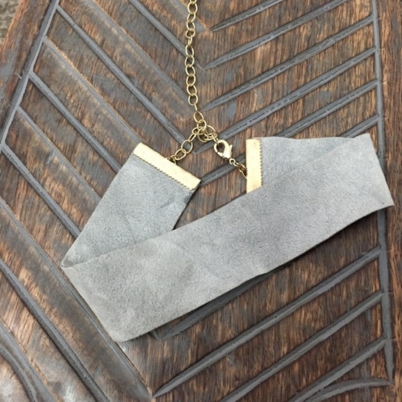Ellika Jewelry - Ellika Gray Velvety Choker Necklace
